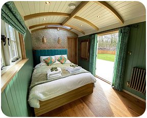 Couples shepherd hut stay UK